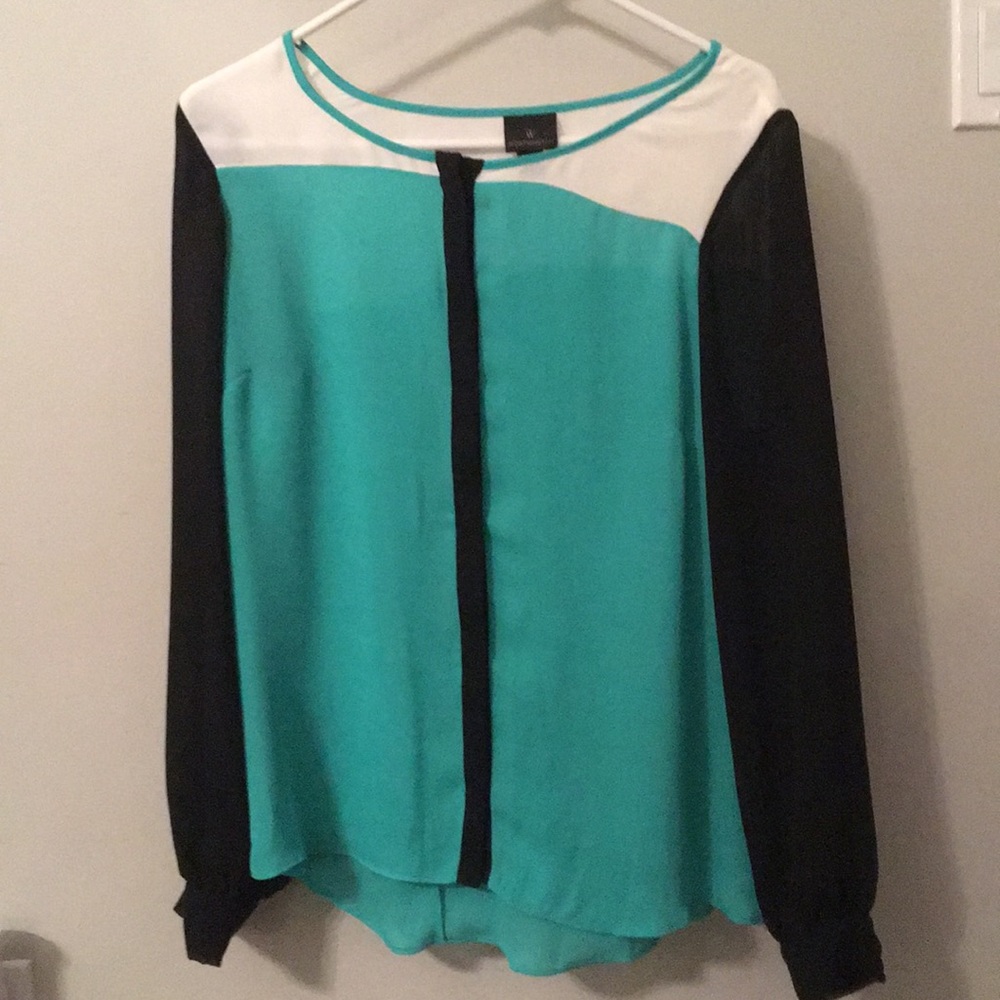 Worthington blouse. 100% polyester. Like new.